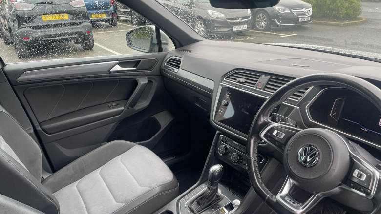 Volkswagen Tiguan 2.0 TDi 150 R-Line 5dr DSG Diesel Estate